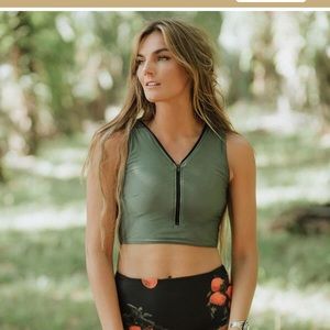 Albion Fit “Jade Scuba Crop” size L